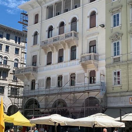 Piazza Goldoni Rooms Terst Exteriér fotografie