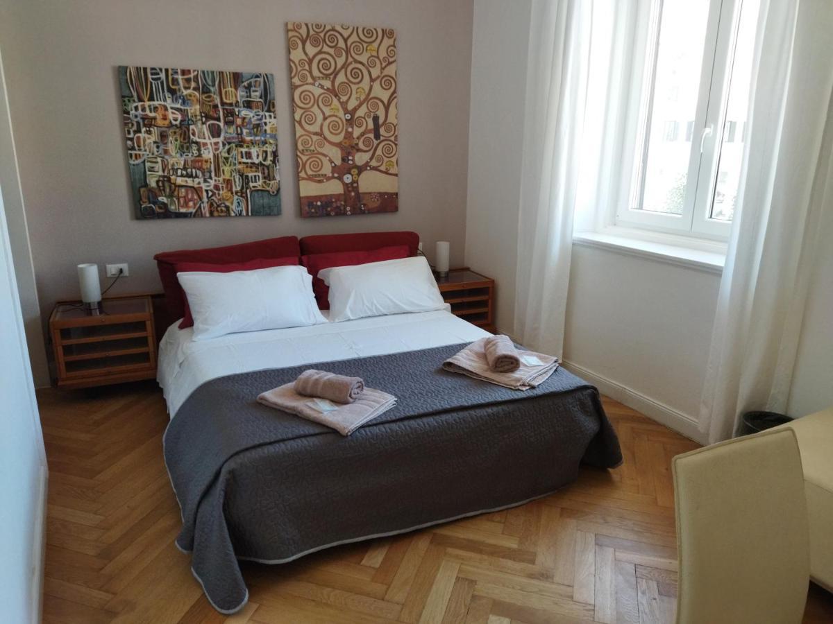 Piazza Goldoni Rooms Terst Exteriér fotografie